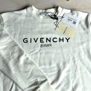 Givenchy sweatshirt unisex NWT.